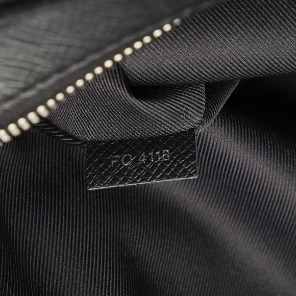 Pre-Loved Louis Vuitton Taiga Outdoor Bumbag - Picture 7 of 9